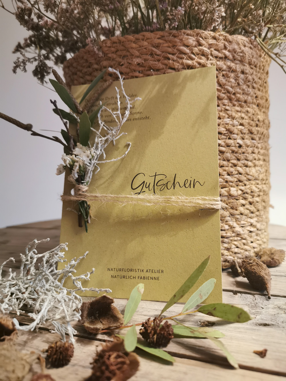 Naturfloristikatelier_Fabienne_Waibel_Grafikdesign_CaroPfister_Gutschein